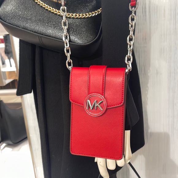 Michael Kors Carmen Small Logo Smartphone Crossbody Bag
Bright Red
NWT - Picture 15 of 16